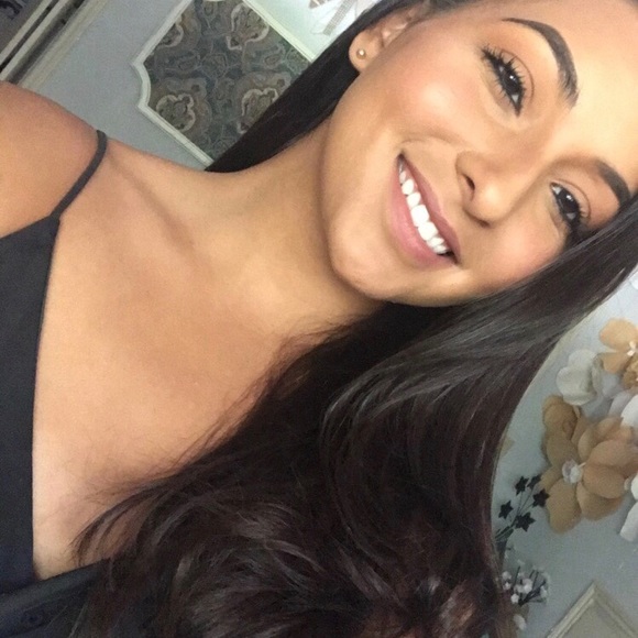 Meet the Posher Other - Meet your Posher, Chloe